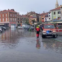 FOTO: Zaradi plimovanja poplave od Pirana do Ankarana