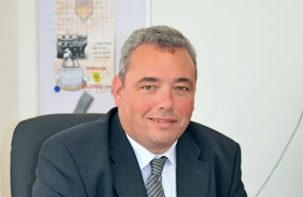 Mirenski župan Mauricij Humar si bo letošnje martinovanje zapomnil tudi po neljubem srečanju s policisti.