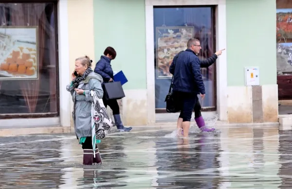 Današnji prizor iz poplavljenega Pirana