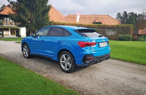 V poplavi novih predstavnikov je Q3 sportback nekakšno logično 
nadaljevanje, ki je plod zahteve trga. V polnem koledarskem letu 
načrtujejo prodajo več kot 200 primerkov, kar predstavlja nekaj 
več kot polovico skupne prodaje modela z oznako Q3.

