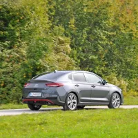 I30 N line je bolj primeren za tiste, ki dajo nekoliko več na zunanjost kot na konje pod sprednjim 
pokrovom. A vendarle premore nekaj malenkostnih športnih nastavitev. Ni zgolj in samo “šminka”.