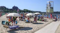 Bo najemnina, ki jo bo Okolje Piran dobilo za plažo, upravičila 
posel s podjetjem Palace Portorož, se sprašujejo krajani.  