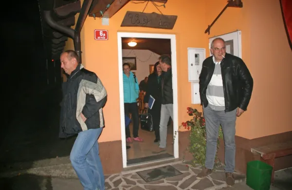 V vaškem domu na Artvižah danes bo zbor krajanov, čeprav je 
Zoran Jankovič iz Eolke udeležbo na njem odpovedal.