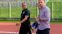 Septembra sta v Domžale odšla Darko Karapetrović (levo) in 
Andrej Razdrh (desno), trener vratarjev Vasja Simčič (v sredini) pa 
je ostal v Sežani. 