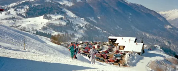 Na lokaciji nekdanje koče nad Livkom so Roševi zgradili  turistične 
hišice Nebesa.