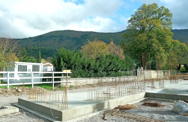 Novo mrliško vežico naj bi dokončali v februarju. 