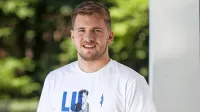 Dončić je z odlično predstavo postal drugi najmlajši igralec v 
zgodovini lige NBA po LeBronu Jamesu, ki je na eni tekmi dosegel 
statistični trojni dvojček s 40 točkami.