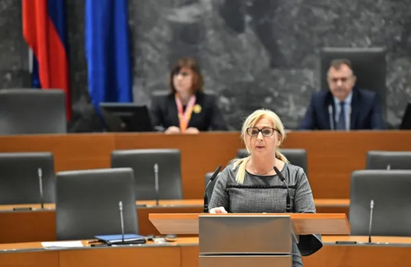 Proračuna za prihodnji dve leti sta uspešno prestala glasovanje v 
proračunu.