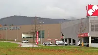 Trgovskim centrom, ki so zdaj plačevali desetkratnik povprečne odmere za poslovni namen, se z novim odlokom obremenitev znižuje. 