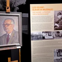  Obiskovalec se seznani tudi z življenjsko potjo Lea Vilharja. 