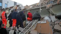 Močan potres v Albaniji je po zadnjih podatkih zahteval najmanj 28 
smrtnih žrtev, več kot 650 ljudi je poškodovanih.