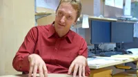 Dr Iztok Prezelj:  “Cilj islamističnih skrajnežev je nekje oblikovati 
začetek kalifata, kot jim je to uspelo v Siriji, potem pa ga širiti na 
čim večji del sveta. Govorimo o klasični versko ekspanzionistični 
ideji, s katero smo v Evropi opravili pred nekaj sto leti.”