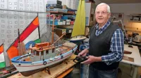Rudiju Semelbauerju je posebej pri srcu model ribiške ladje Jež, ki 
je 17-krat manjša različica originalne ladje - s krmilom, ki se 
obrača, z lučkami in drugimi pritiklinami.