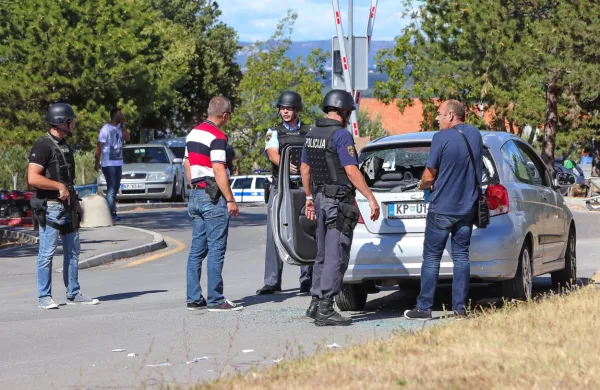 Policist Ljubo Patricij  Krajnc je bil hudo ranjen v napadu v izolski bolnišnici, od države skuša iztožiti škodo, ki jo je utrpel.