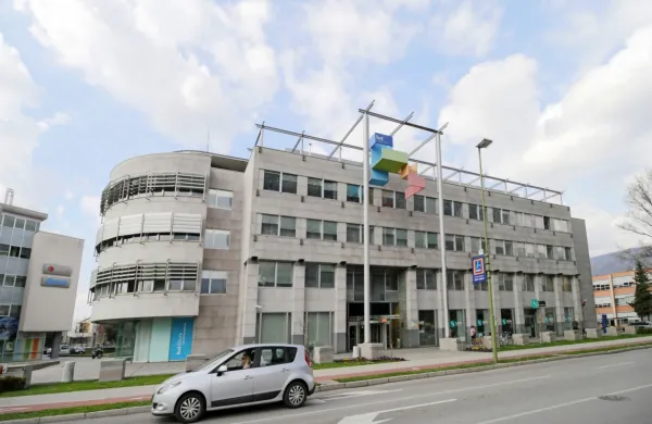 800 do 900 evrov znaša povprečna neto plača za knjigovodjo v 
Hitu, zato zaposleni v računovodstvu zahtevajo zvišanje plač.