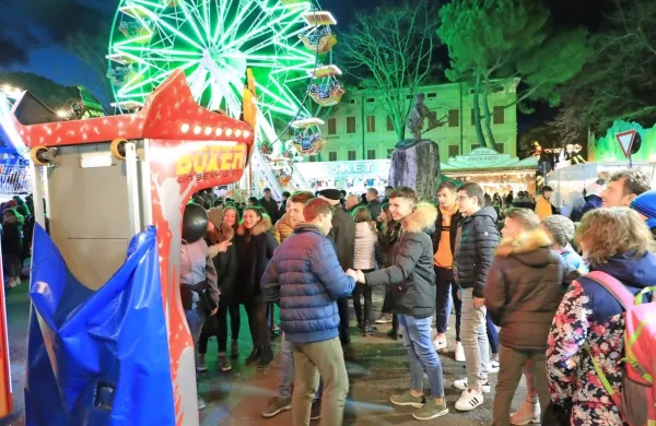 FOTO: Spet množično na “karočke”