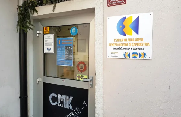 Koprski CMK bo poslej deloval pod okriljem novoustanovljenega zavoda za mladino, kulturo in turizem. 