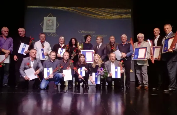 Številnim vztrajnim obrtnikom in podjetnikom so podelili priznanja. 