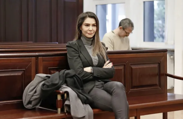  Ivana Šundov je zaradi poslovne goljufije včeraj sedla na zatožno 
klop novogoriškega okrožnega sodišča, a očitkov ni priznala.