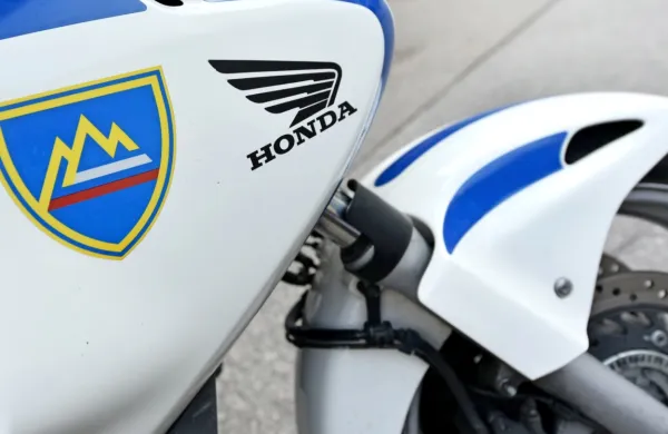 Ob avtocesti so na&scaron;li motor, ki so ga ukradli leta 2012