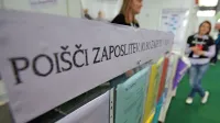 Delodajalci so novembra zavodu za zaposlovanje sporočili 10.664 
prostih delovnih mest, kar je skoraj za desetino manj kot oktobra. 