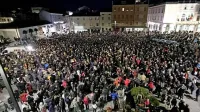 Na zborovanju v Tržiču se je 30. novembra zbralo več kot 3000 
sardin.