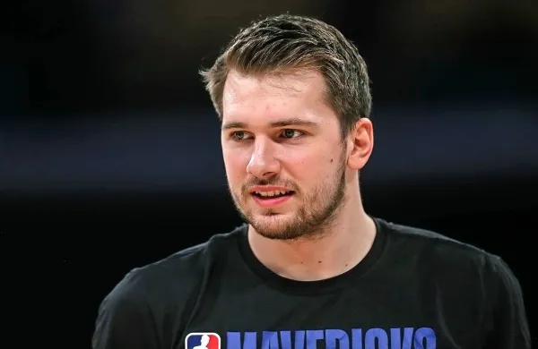 Revija Sports Illustrated bo nagrado Dončiću slovesno podelila 9. 
decembra na prireditvi športnik leta v New Yorku.