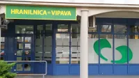 V Ajdovščini si nekateri želijo, da bi Primorska hranilnica Vipava 
zopet bila odprta tudi ob  sobotah. 