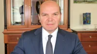 Kot župan zatrjuje, da ga ne zanima strankarska pripadnost ljudi, 
temveč njihova strokovnost. Člani GZOP so mu najbolj zamerili, da 
ni zamenjal ključnih ljudi v občinski upravi, čeprav so bile 
predvolilne obljube prav takšne. 
