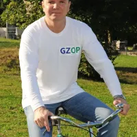 S strankarsko skupino Gibanje za občino Piran je Đenio Zadković 
pred letom dni zmagovalno vstopil v občinsko palačo. Danes ni več 
njen član. 