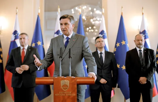 Predsedniki (z leve) Dejan Židan, Borut Pahor, Marjan Šarec in Alojz Kovšca so  na svojem rednem prednovoletnem srečanju premleli tudi 
nastalo situacijo. Enotno so sporočili, da Slovenija ostaja neomajna: arbitražna sodba velja, ne glede kako odloči Sodišče EU v 
Luksemburgu.