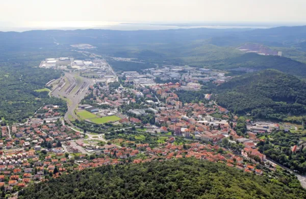 Pokrajine bi morale biti dovolj velike, da bodo zmogle širok izbor zahtevnih  nalog, ki bi jih prenesli 
nanje.