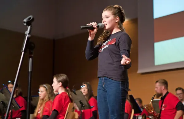 Strokovno žirijo je najbolj prepričala Tiana Gatej ... 

