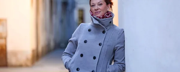 Dr. Mateja Sedmak staršem polaga na srce:   otroci zelo dobro vidijo 
in zelo slabo slišijo. 