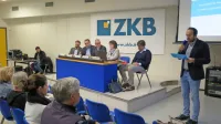 Direktor Slovenskega raziskovalnega inštituta Devan Jagodic je povedal, da je slovensko gospodarstvo v Italiji doslej premalo raziskano. 
Sodelovali so  (z  leve): Franc Fabec, Robert Frandolič, Adriano Kovačič (predsednik ZKB Trst Gorica), Norina Bogatec in Igor Guardiancich.