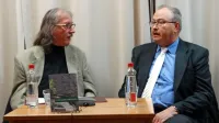 

S Francem Korenom (desno) se je v Lavričevi knjižnici v Ajdovščini 
na Ta veseli dan kulture pogovarjal Bojan Bizjak Zakawsky.