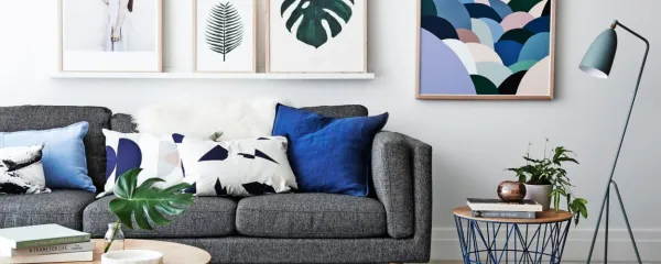Modre je lahko tudi le za ščepec, ugnezden med pastele. Norsu 
Interiors.