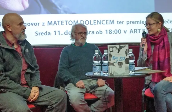 Film in knjigo sta v Izoli predstavila režiser Miha Čelar (levo) in 
pisatelj Mate Dolenc. Z njima se je pogovarjala Diana Pungeršič. 
