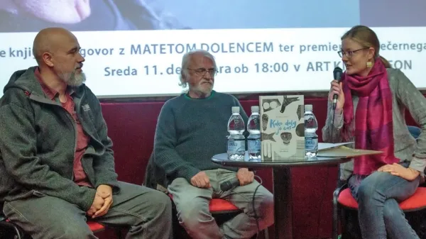 Film in knjigo sta v Izoli predstavila režiser Miha Čelar (levo) in 
pisatelj Mate Dolenc. Z njima se je pogovarjala Diana Pungeršič. 
