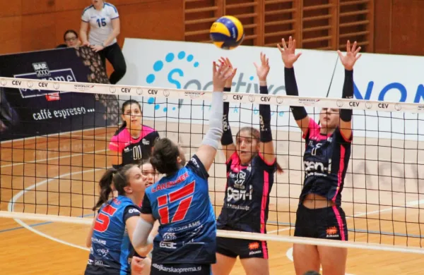 Sara Kovać (levo) Mirta Velikonja Grbac (v sredini bloka) in Anna 
Maria Spanou bodo morale v Belgiji nositi glavno breme.