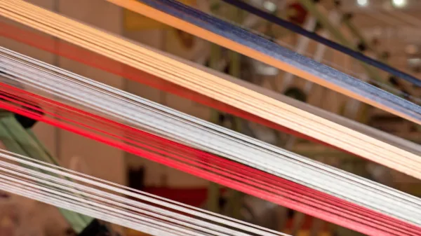 Rdeča nit je nit zgodbe, pripovedovanja, razlage ...