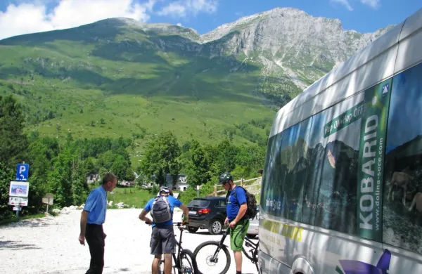 Kobariški turistični avtobus Hop on hop off je zgled za uvajanje 
trajnostne mobilnosti. 