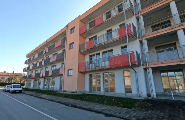 Po devetih letih so končno našli rešitev, s katero naj bi napolnili prazne objekte in zagotovili oskrbo 
za starejše.
