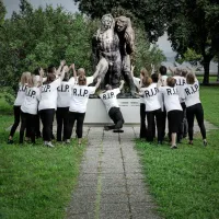 November: Oreste Dequel