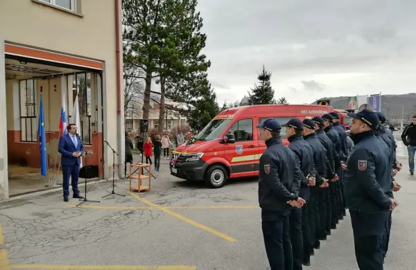 Novo vozilo za ajdovske poklicne gasilce