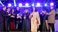 Tarasu Gašparinu (četrti z leve) so za zmagovalno penino nazdravili (z desne): piranski župan Đenio Zadković, vinski vitez Livij 
Jakomin, slovenska vinska kraljica Meta Frangež, predsednica 
Društva vinarjev slovenske Istre Ingrid Mahnič, istrska vinska 
kraljica Tea Ivančič, konzul istrsko-kraškega omizja Slovenskega 
reda vitezov vina Gašpar Gašpar Mišič in direktor Turističnega 
združenja Portorož Igor Novel.