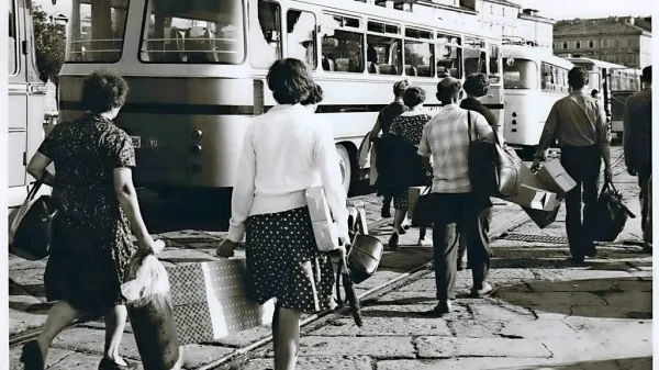 Vselej je potekala bitka za najboljša mesta na avtobusu za Trst.