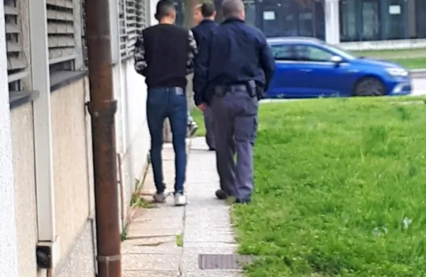 Namesto zaslužka bodo Romuni morali odšteti svoj denar za 
plačilo sojenja in odsedeti v zaporu dvakrat po leto dni in enkrat 
po 18 mesecev. 