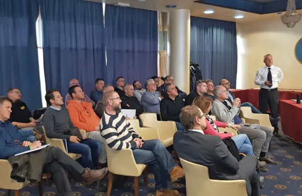 Kako bo uprava za pomorstvo nova pravila udejanjila v koprskem pristanišču, so člani zveze pomorsko prometnih agencij pred nedavnim poslušali na 
delavnici.