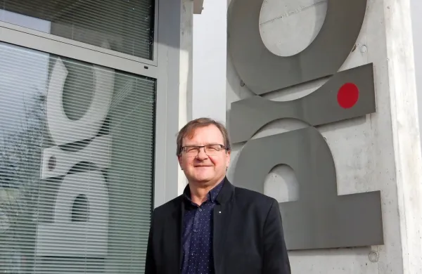 Direktor sežanskega Inkubatorja Dorijan Maršič napoveduje, da 
bodo s  pridobljenim denarjem  naslednja tri leta pomagali pri 
razvoju  inovativnih mladih podjetji.   